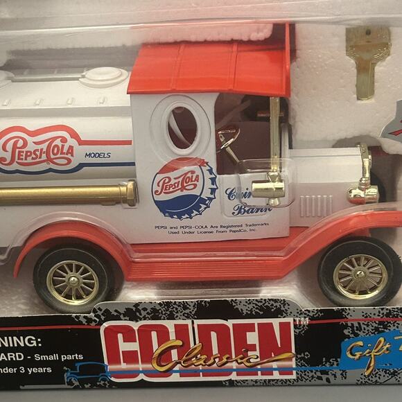 PEPSI COLA Golden Classic Gift Bank Die Cast VINTAGE Delivery Truck NOS - Picture 2 of 7